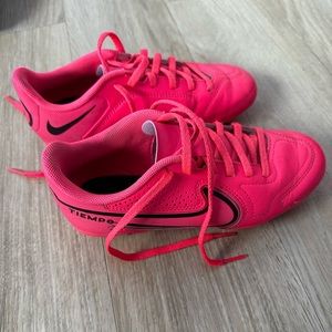 Girls Soccer cleats 3.5Y